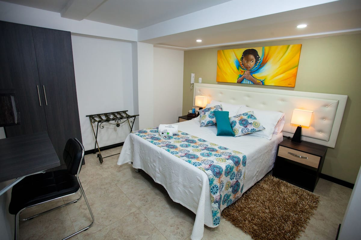 Standard Room, 1 Double Bed, Non Smoking | Minibar, desk, soundproofing, iron/ironing board