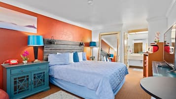 Standard Room, 1 King Bed, Non Smoking | Desk, free WiFi, bed sheets