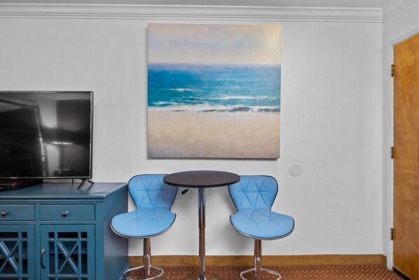 Kamar Standar, 1 Tempat Tidur King, Bebas Asap Rokok | Meja kerja, Wi-Fi gratis, dan seprai linen