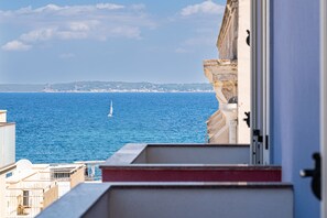 Luxe vierpersoonskamer | Uitzicht op het water
