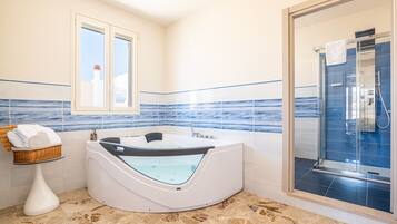 Luxury Studio Suite | Private spa tub