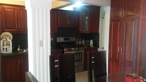 Fridge, microwave, oven, stovetop - Angels Home (Santiago de los Caballeros)