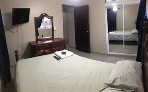 Basic Double Room Single Use, Multiple Beds, Smoking | Living area