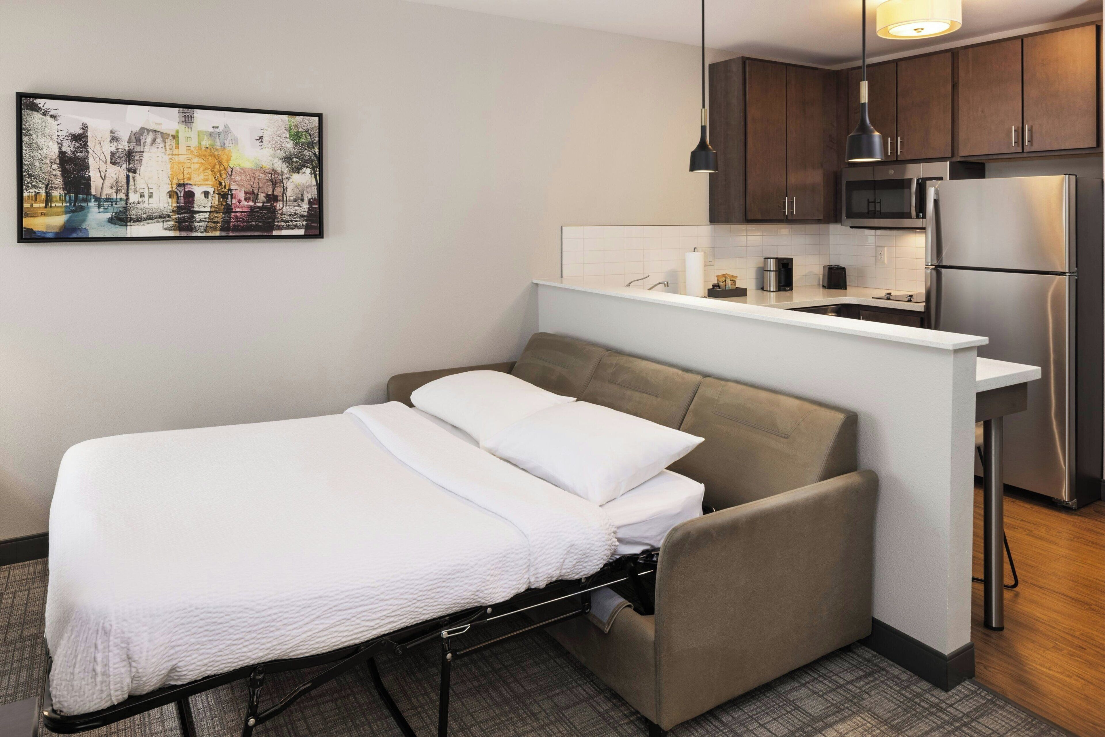 studio, 1 king bed, non smoking | desk, laptop workspace, blackout curtains, soundproofing