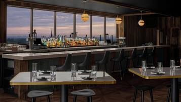 2 bars/lounges, rooftop bar