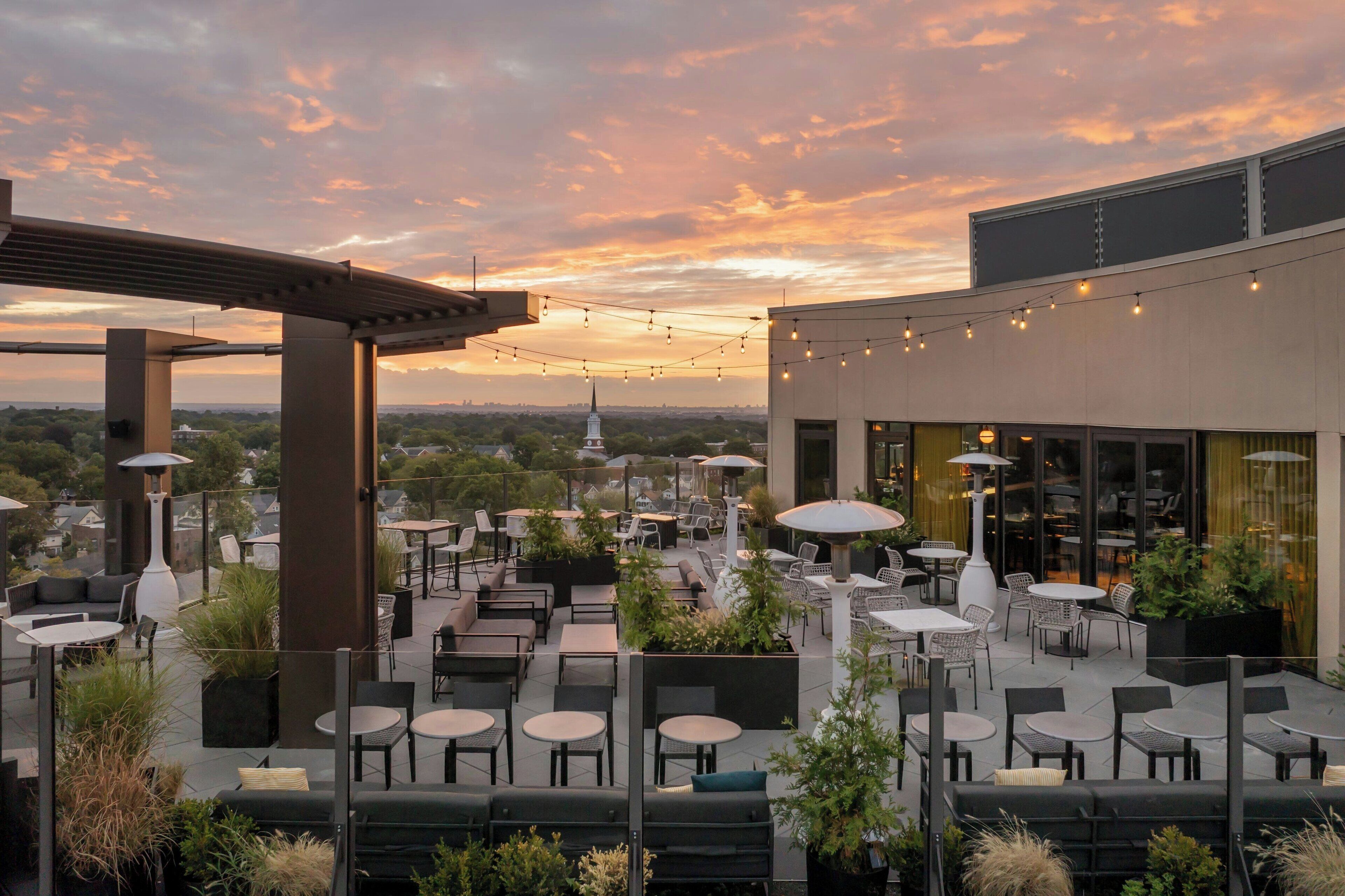 Breakfast, lunch and dinner served