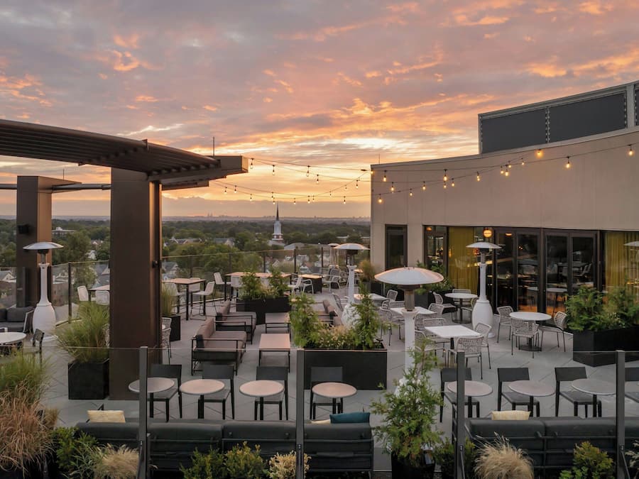 Breakfast, lunch and dinner served