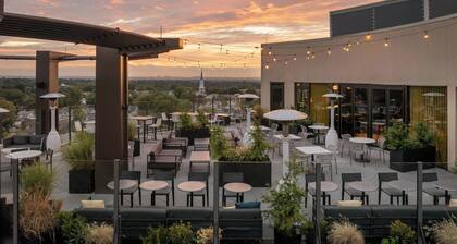 The MC, Autograph Collection