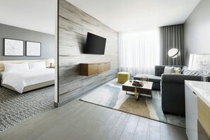 Frette Italian sheets, premium bedding, pillowtop beds, minibar