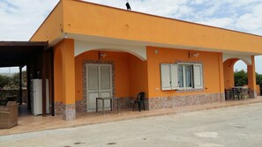 Front of property - B&B Villa Eleonora (Realmonte)