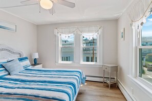 2 bedrooms, travel crib, free WiFi