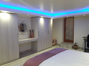 1 bedroom, in-room safe, iron/ironing board, Internet