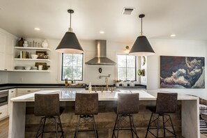 Mikrobølgeovn, opvaskemaskine, kaffe-/temaskine