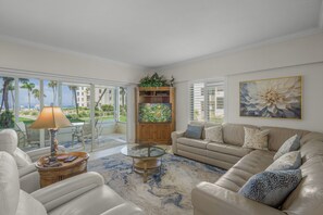 Smart-TV, Tischfußball, Tischtennisplatte