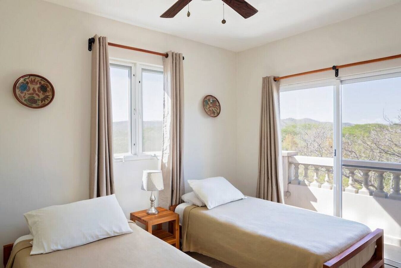 3 slaapkamers, een bureau, reisbedje, gratis wifi