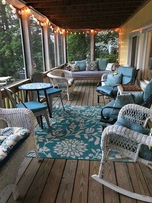 Interior - Berkshire's Best~On the Water~Mt. Views, Museums, Paddling, Hiking, Relaxing (North Adams)