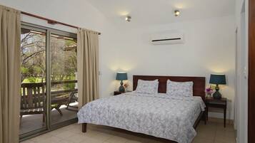 2 bedrooms, travel crib, free WiFi, bed sheets