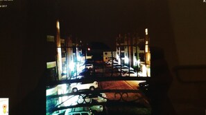 Parkplätze auf dem Gelände