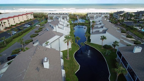 SeaWinds Dreams Premium Beachfront/Oceanfront Condo-w/Private Beach Access