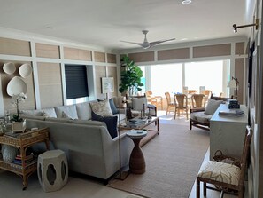 TV connectée, baby-foot, table de tennis de table