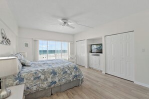 2 bedrooms, desk, iron/ironing board, WiFi - Island House Beach Resort 5S (Siesta Key)