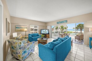 Smart TV, foosball, table tennis - Island House Beach Resort 12N (Siesta Key)