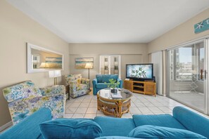Smart TV, foosball, table tennis - Island House Beach Resort 12N (Siesta Key)