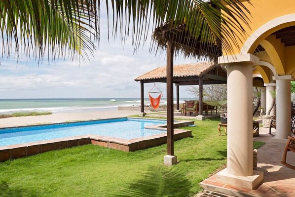 Pool - Casa Cantamar: Inviting outdoor space right on the sand (Hacienda Iguana)