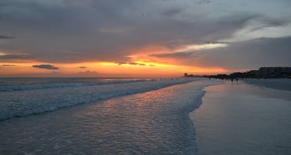 Island House Beach Resort V10B