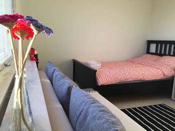 1 bedroom, internet, bed sheets