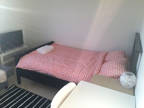 1 bedroom, internet, bed sheets
