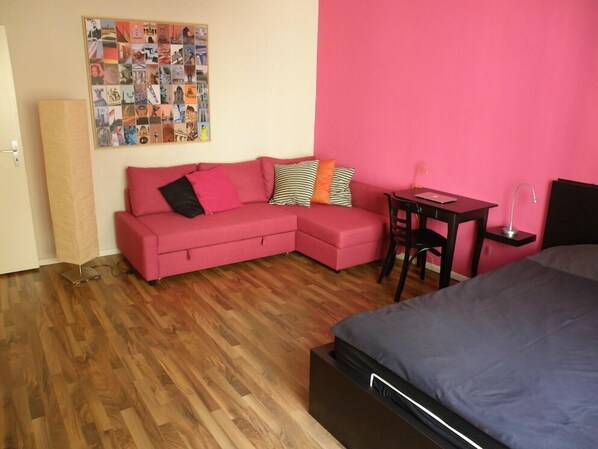 1 bedroom, desk, iron/ironing board, WiFi