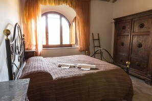 3 dormitorios, tabla de planchar con plancha, wifi gratis y ropa de cama