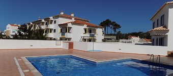 Stunning Villa with Private Garden, Shared Pool, 10 min from lovely beach