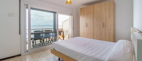 4 chambres, fer et planche à repasser, Wi-Fi gratuit, draps fournis