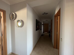 Interior - 3 bedrooms, 50 m2 private terrace, air conditioned all rooms, renovated 2022 (Tavira)