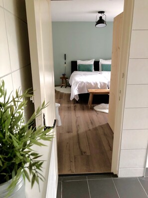 8 Schlafzimmer, Reisekinderbett, kostenloses WLAN, Bettwäsche