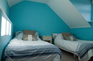 3 bedrooms, memory-foam beds, desk, iron/ironing board