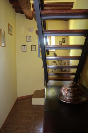 Interior - Farmhouse in a medieval village between Umbria and Tuscany (Casaltondo)