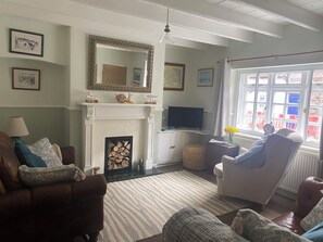 TV, DVD-spiller og bøker