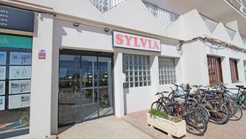 تفاصيل الفندق من الخارج