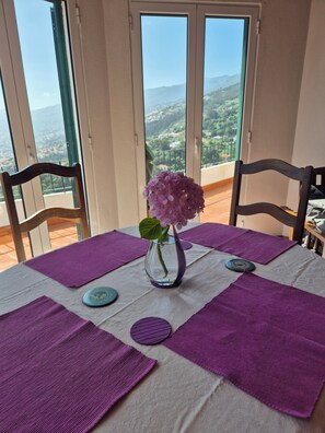 Dining - Spacious apartment, Splendid view on sea and mountains (Funchal)