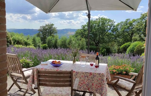 Capitorio: quiet rural spot, aromatic garden, great views