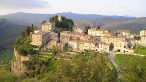 Unclassified image, 5 of 23, button - Capitorio: quiet rural spot, aromatic garden, great views (Roccalbegna)