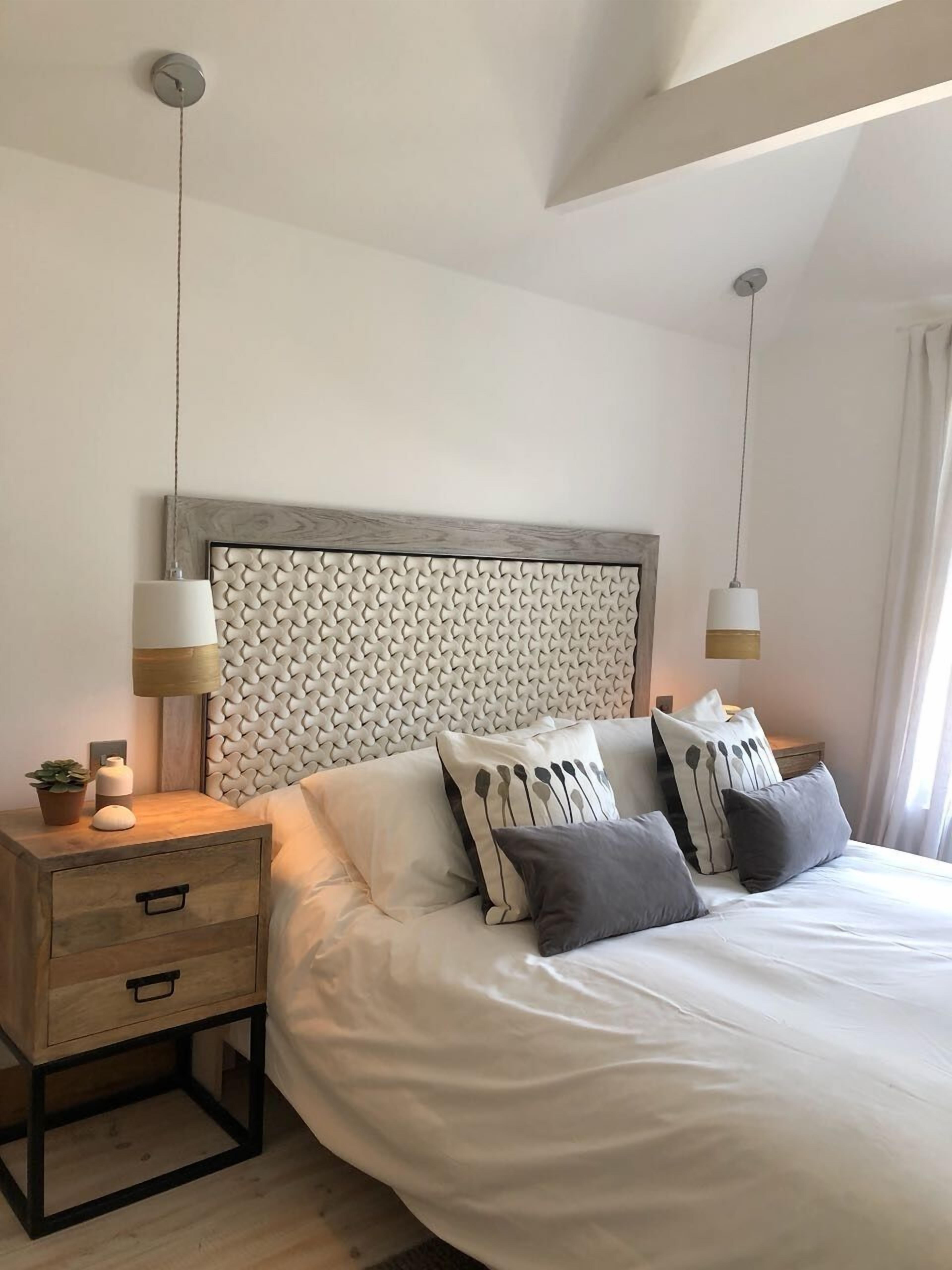 4 bedrooms, iron/ironing board, travel cot, free WiFi