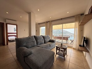 TV - Agi Rodas Bajo 2 Apartamento for rent in Roses Girona. (Rosas / Roses)