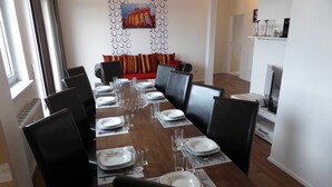 Unclassified image, 4 of 24, button - 5 rooms, up to 13 persons, terrace, luxurious furnishings, "lily" (Berlin)