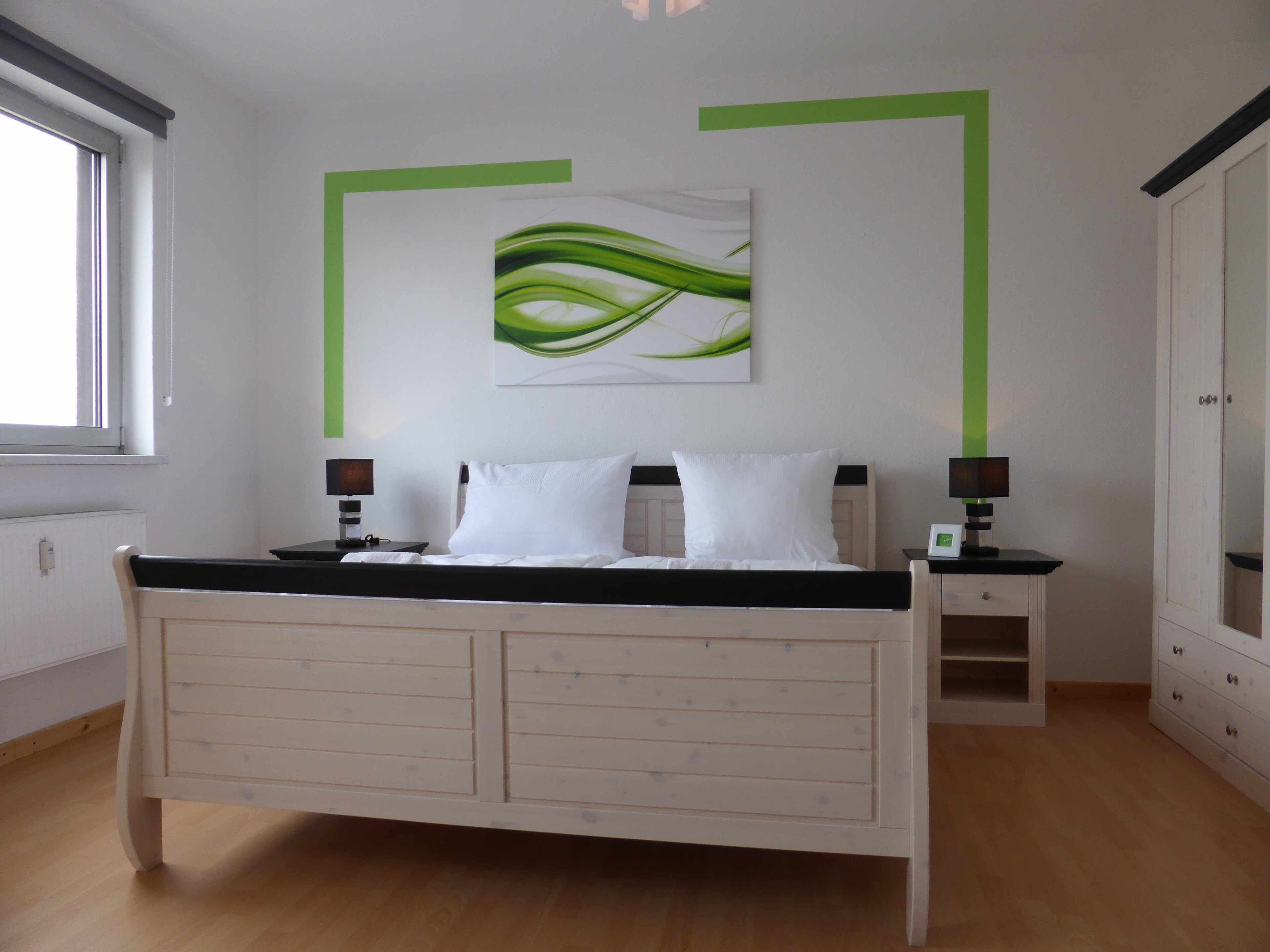 4 bedrooms, WiFi (free), bed sheets