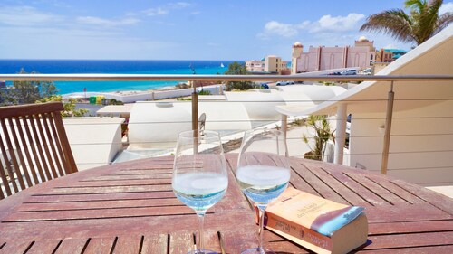 Villa mit eigenem Pool und Wifi, nah am Meer, geschützter Innenhof (Patio)