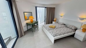 3 bedrooms, in-room safe, free WiFi, bed sheets